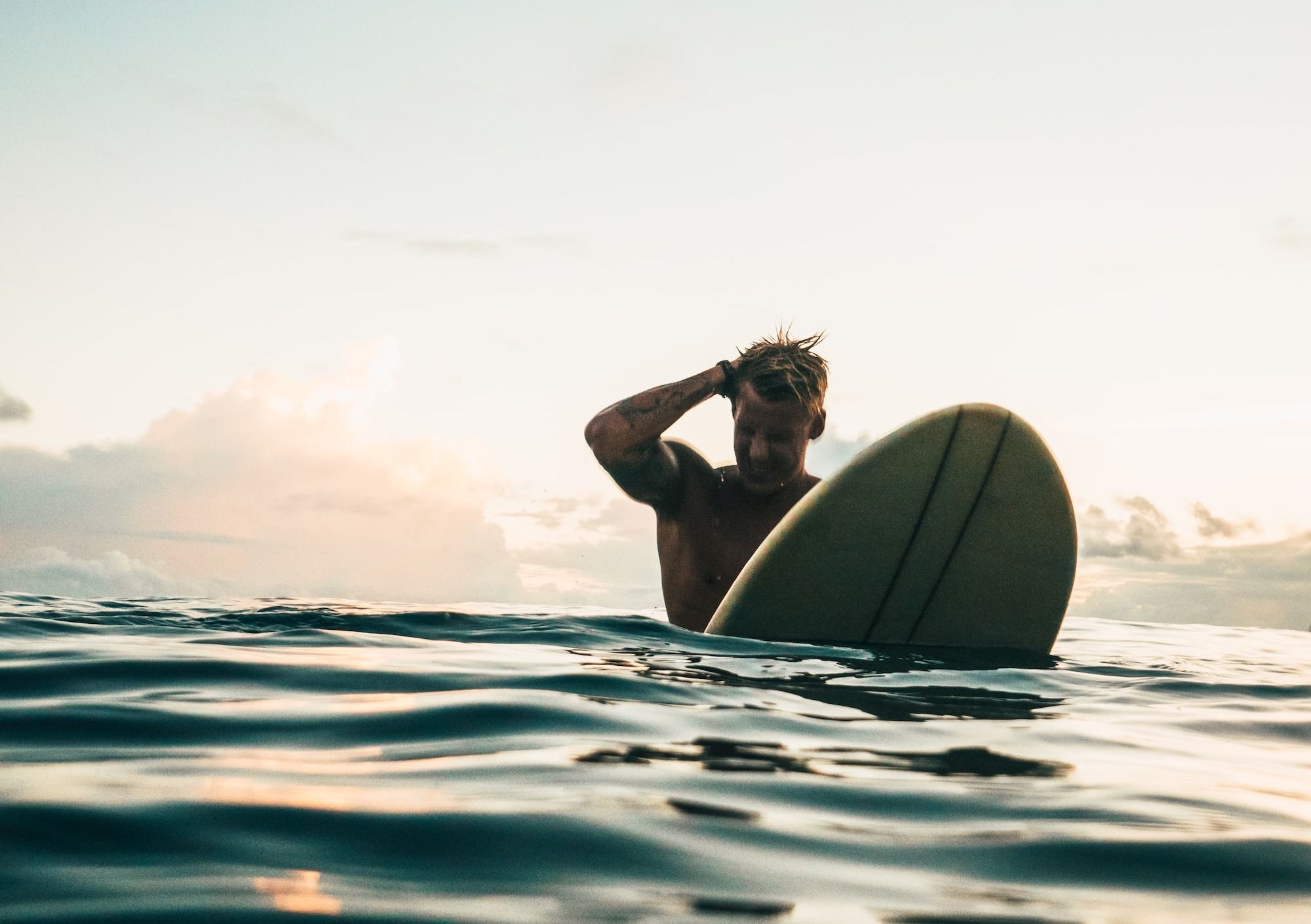 man surfing during daytime